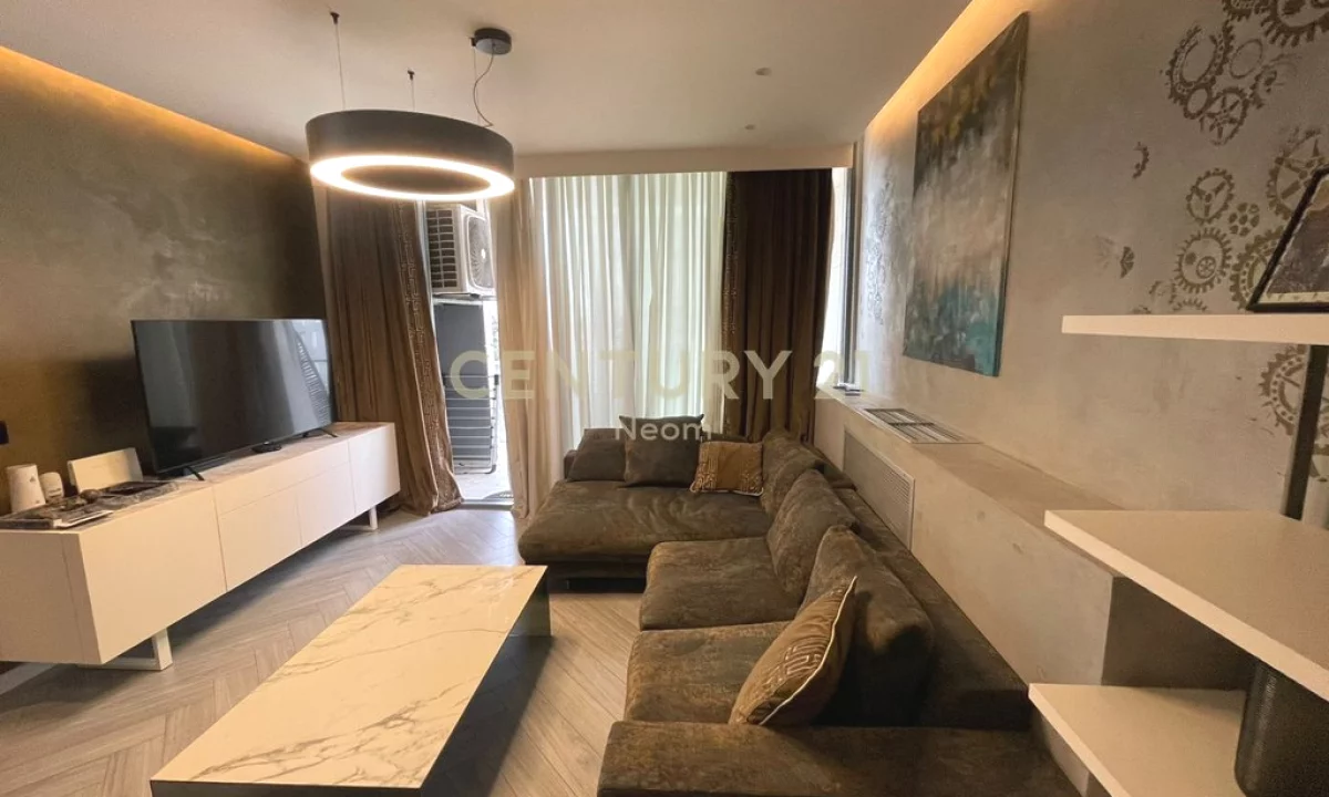 Appartamento in vendita a Tirana 2+1, Arredato