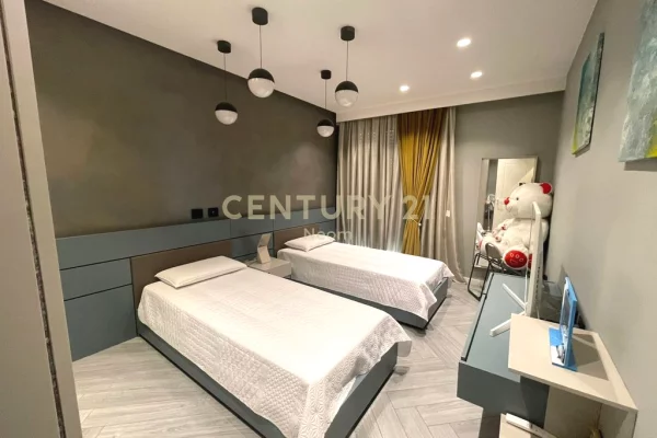 Appartamento in vendita a Tirana 2+1, Arredato