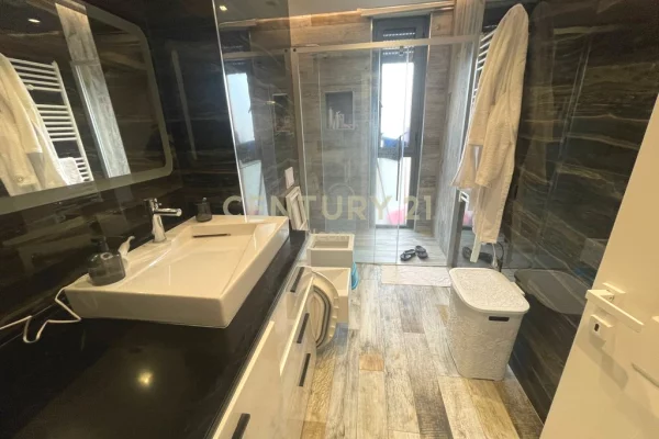 Appartamento in vendita a Tirana 2+1, Arredato