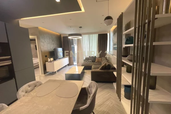 Appartamento in vendita a Tirana 2+1, Arredato