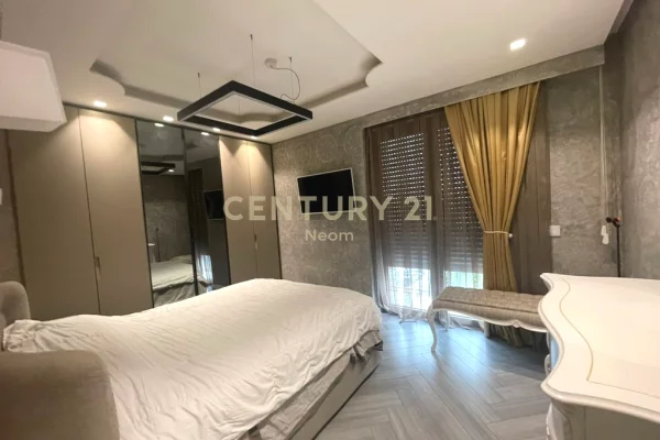 Appartamento in vendita a Tirana 2+1, Arredato