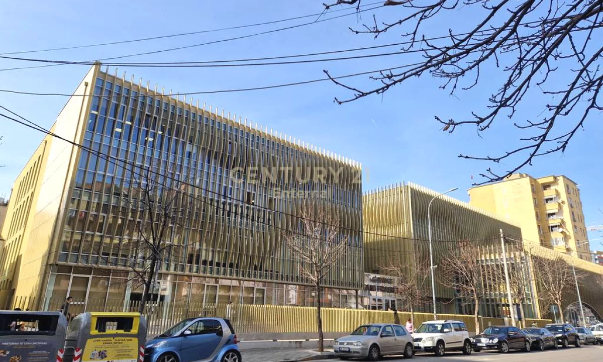 Garazhd per Shitje tek shkolla Sami Frasheri