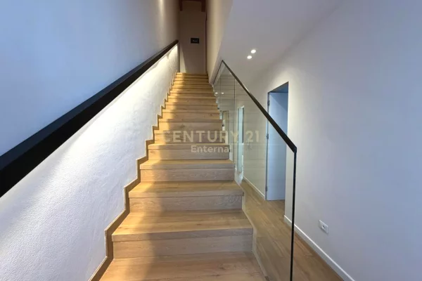 Luxury villas for rent in Tirana 3+1, Furnished