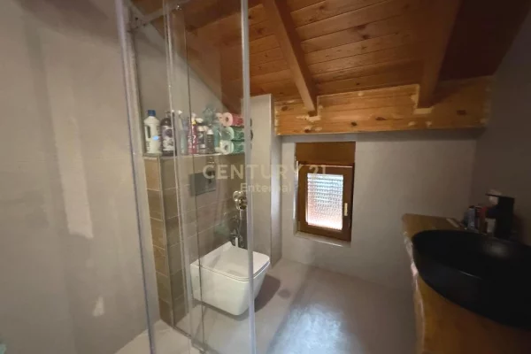 Luxury villas for rent in Tirana 3+1, Furnished