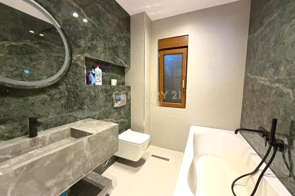 Luxury villas for rent in Tirana 3+1, Furnished