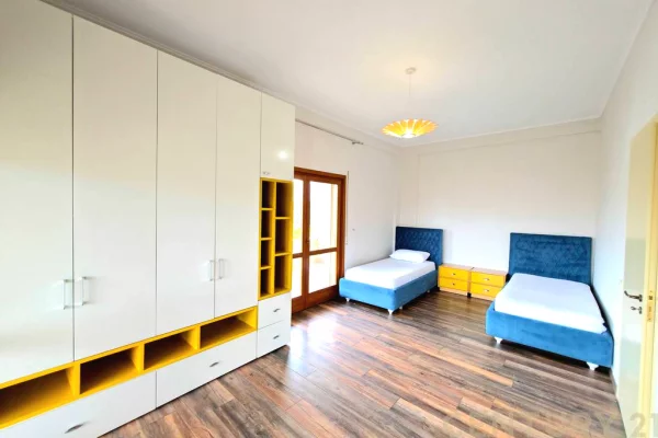 Appartamento in vendita a Tirana 3+1, Arredato