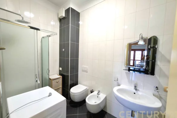 Appartamento in vendita a Tirana 3+1, Arredato