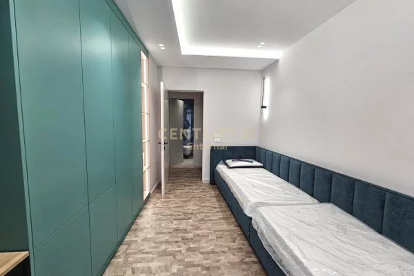 Appartamento in vendita a Tirana 2+1, Arredato