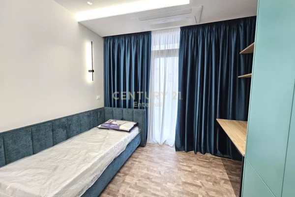 Appartamento in vendita a Tirana 2+1, Arredato