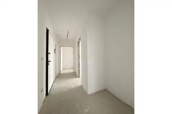 Apartment for rent in Tirana 2+1, Emty