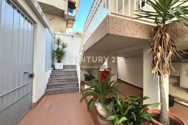 Luxury villas for rent in Tirana 3+1, Furnished