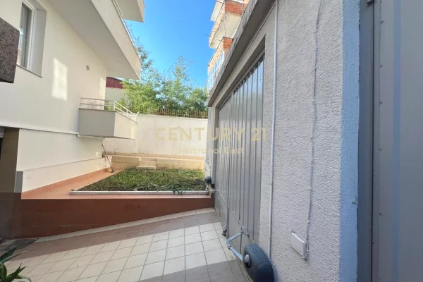 Luxury villas for rent in Tirana 3+1, Furnished