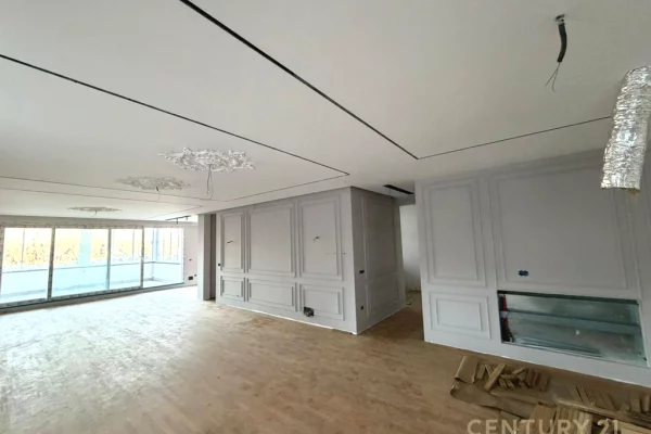 Appartamento in vendita a Tirana 3+1, Vuoto