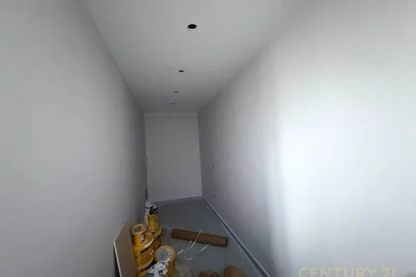 Appartamento in vendita a Tirana 3+1, Vuoto