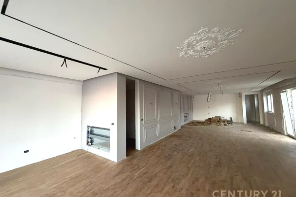 Appartamento in vendita a Tirana 3+1, Vuoto