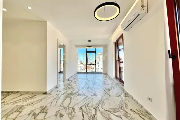 Appartamento in vendita a Tirana 1+1, Vuoto