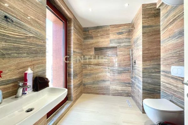 Appartamento in vendita a Tirana 1+1, Vuoto