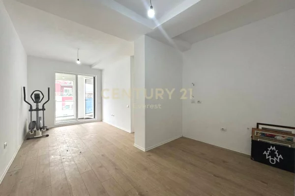 Appartamento in vendita a Tirana 1+1, Vuoto