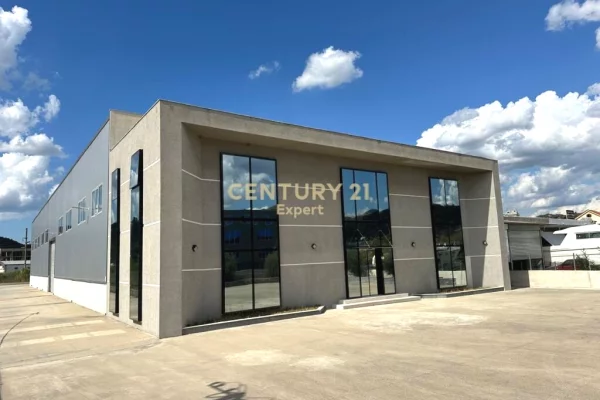 Ambient biznesi me qera 4+1 ne Tirane - 5,000 Euro