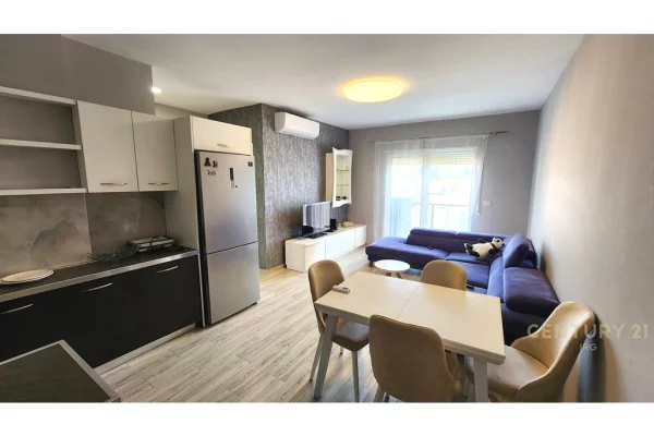 Appartamento in vendita a Tirana 2+1, Arredato