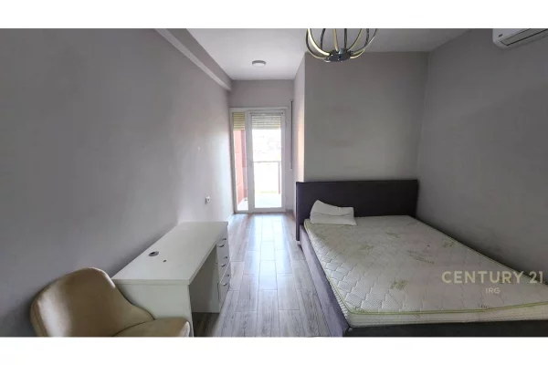 Appartamento in vendita a Tirana 2+1, Arredato