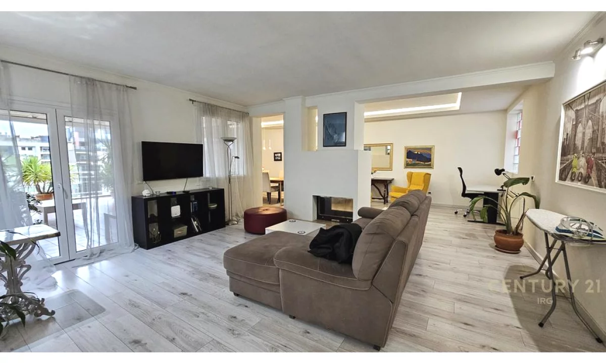 Appartamento in vendita a Tirana 3+1, Vuoto