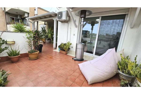 Appartamento in vendita a Tirana 3+1, Vuoto