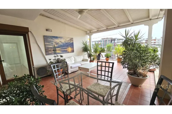 Appartamento in vendita a Tirana 3+1, Vuoto