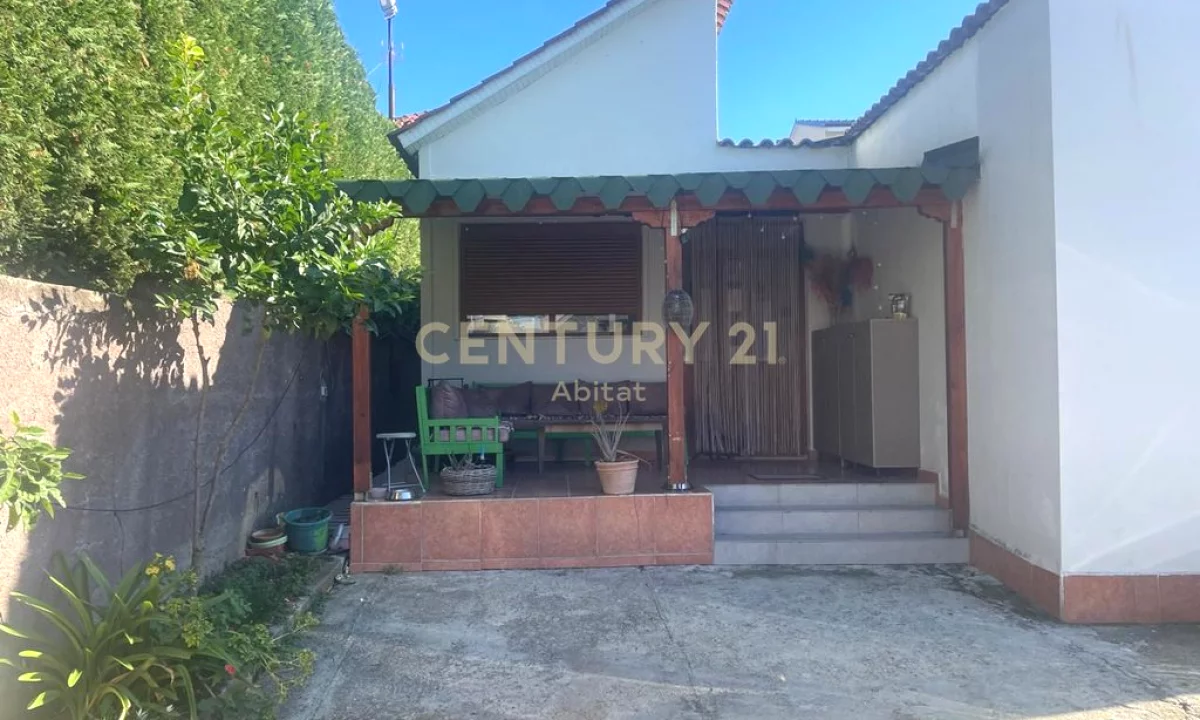 Shtepi ne shitje Shtepi Private ne Tirane, 1+1, Mobilimi E mobiluar, Pagesa 270,000  Euro.