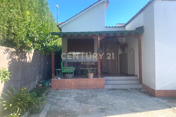 Shitet Shtëpi Private në Sauk të Ri