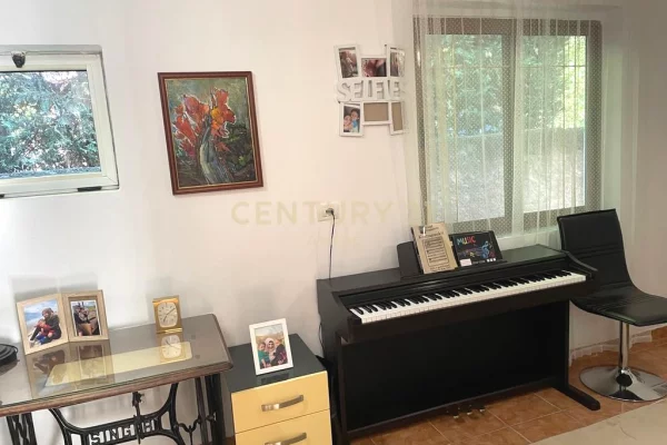 Shtepi ne shitje Shtepi Private ne Tirane, 1+1, Mobilimi E mobiluar, Pagesa 270,000  Euro.