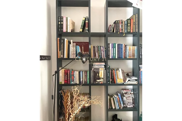 Shtepi ne shitje Shtepi Private ne Tirane, 1+1, Mobilimi E mobiluar, Pagesa 270,000  Euro.