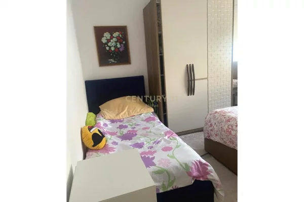 Shtepi ne shitje Shtepi Private ne Tirane, 1+1, Mobilimi E mobiluar, Pagesa 270,000  Euro.