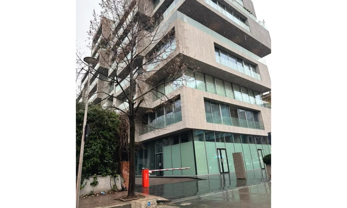 Shesim Post Parkimi Te West Residence