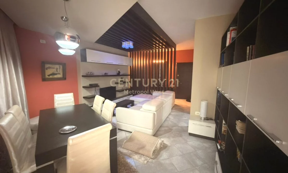 Appartamento in vendita a Tirana 3+1, Arredato