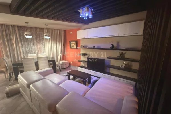 Appartamento in vendita a Tirana 3+1, Arredato