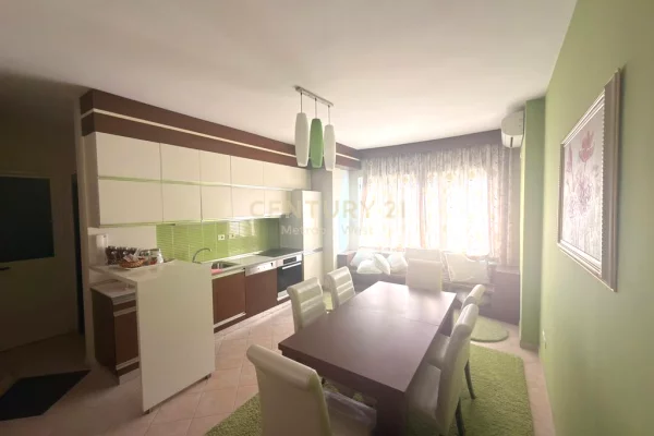 Appartamento in vendita a Tirana 3+1, Arredato