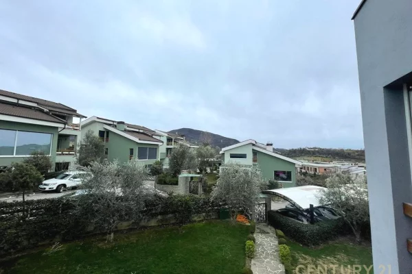 Luxury villas for rent in Tirana 4+1, Furnished