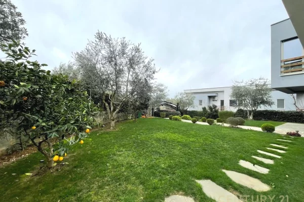 Luxury villas for rent in Tirana 4+1, Furnished