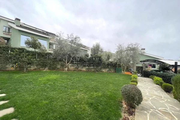 Luxury villas for rent in Tirana 4+1, Furnished