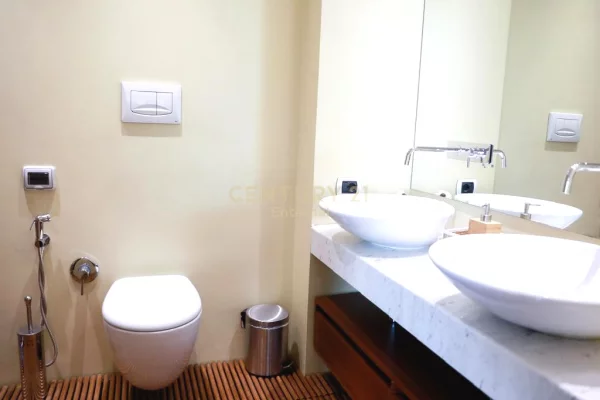 Appartamento in vendita a Tirana 2+1, Arredato