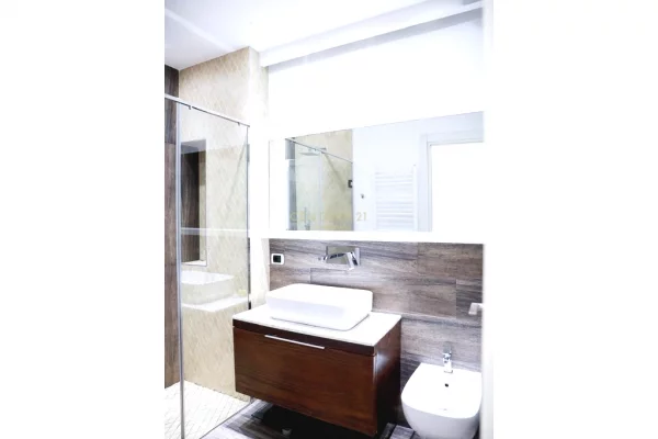 Appartamento in vendita a Tirana 2+1, Arredato