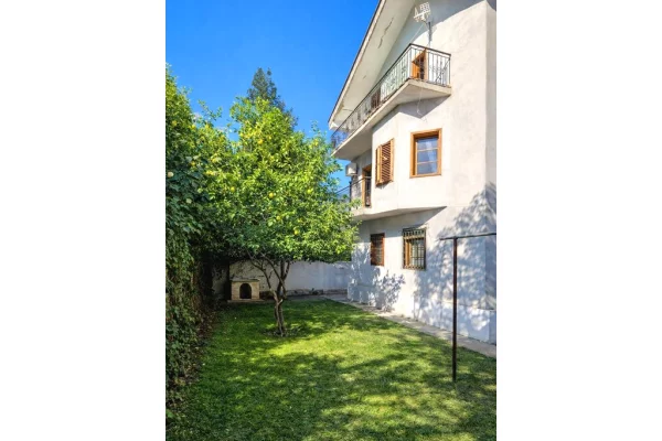 House for Rent 3+1 in Tirana - 4,500 Euro