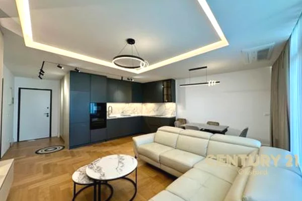 Appartamento in vendita a Tirana 2+1, Arredato