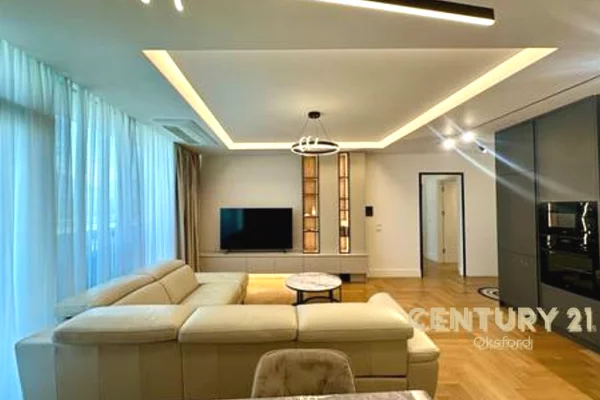 Appartamento in vendita a Tirana 2+1, Arredato