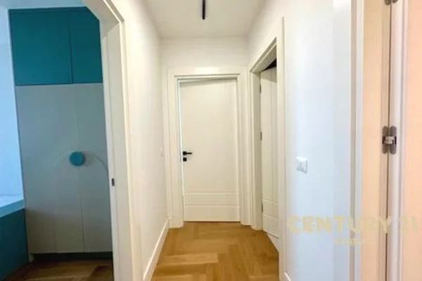 Appartamento in vendita a Tirana 2+1, Arredato