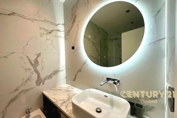 Appartamento in vendita a Tirana 2+1, Arredato