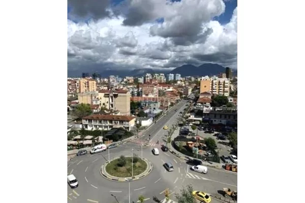 Ambient komercial per shitje perball Kika 2