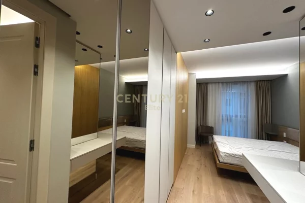 Shtepi me qera Apartament ne Tirane, 2+1, Mobilimi E mobiluar, Pagesa 3,500  Euro.