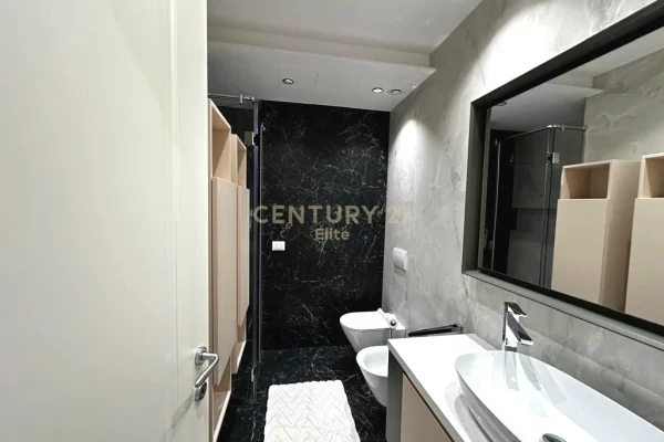 Shtepi me qera Apartament ne Tirane, 2+1, Mobilimi E mobiluar, Pagesa 3,500  Euro.